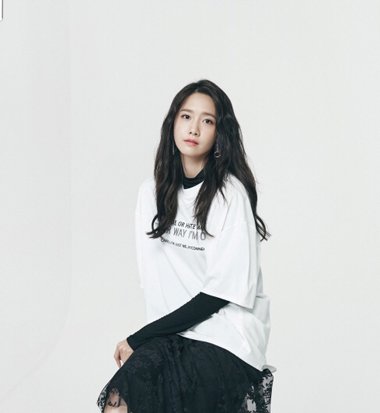 韩版新装从林允儿开始 代言梳懒散自然长发