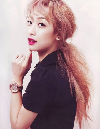 怎样扎马尾蓬松显头大 额头大如何扎马尾