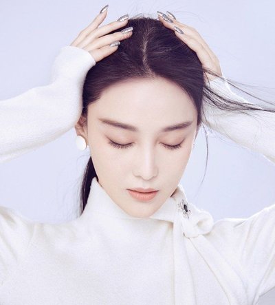 女生百变中分马尾辫设计 优雅干练or灵动可爱