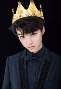 王俊凯剃什么样短发帅气超吸眼 明星王俊凯适合剪的帅短头发