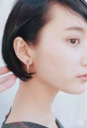 女中学生剪的短发发型 2020年有刘海短头发打造