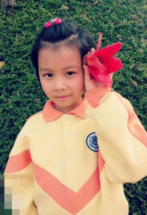 六年级女学生扎头发好看 变身小美女的校园扎发