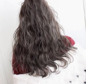 ���ľ�����ʾ�� Ůʿ���淢��ͼƬ