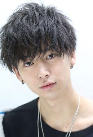 男生烫发怎么打理帅气 养眼新颖的男生卷发