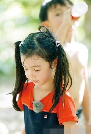 三到四岁小女孩扎发造型 呆萌可爱的女童扎发设计