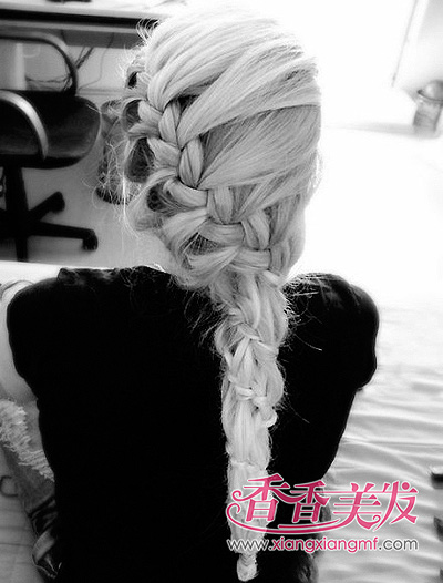 ��ս���ѶȾ����෢ HOLDסȫ����������Ů����