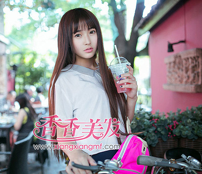 最新款长直发造型 简单的女生最美丽