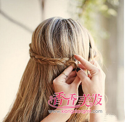 ���������ɴ������ʱ���෢DIV ����������������Ů