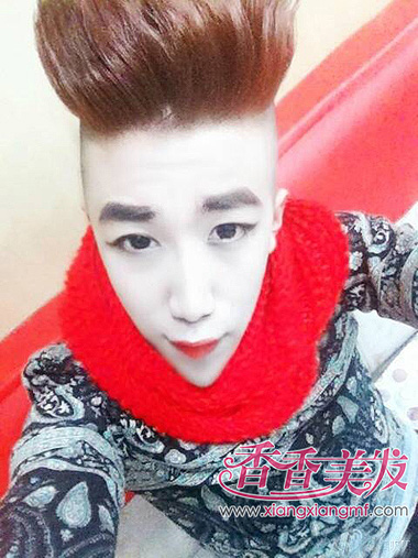 ��ʿ�����·��� Ī�����ݱ���ܲ�ͷ