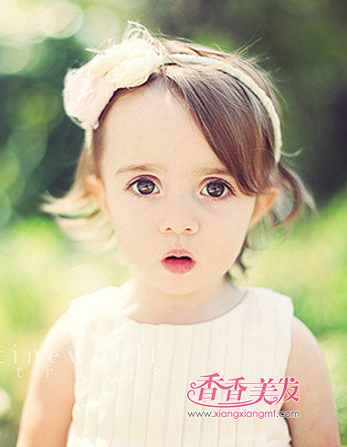 ��Ц���õ�Ů���� �������ޱ�Ц�ǳ�