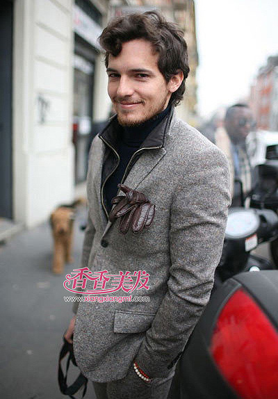 ����˧�����з��� ʥ���µ�һ��ů����