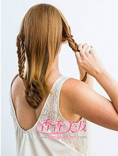 ��Լ���ű෢�̷�DIV �ַ��ӱ�������Ů��