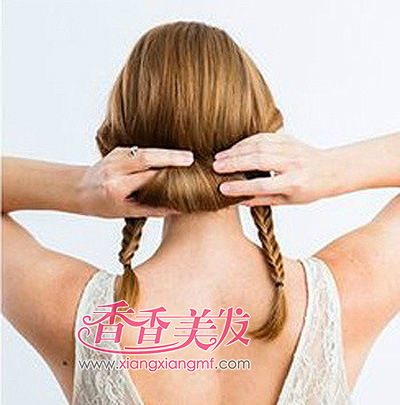 ��Լ���ű෢�̷�DIV �ַ��ӱ�������Ů��