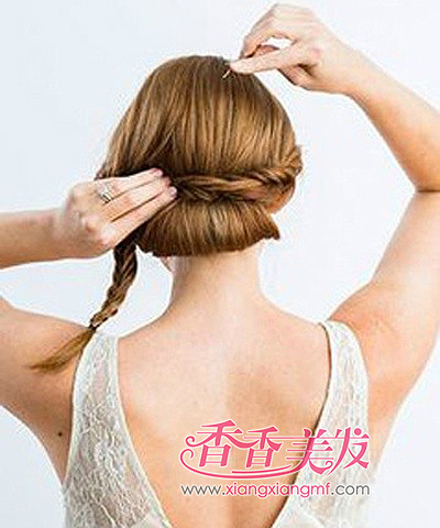 ��Լ���ű෢�̷�DIV �ַ��ӱ�������Ů��