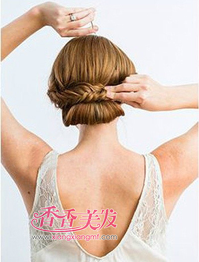 ��Լ���ű෢�̷�DIV �ַ��ӱ�������Ů��