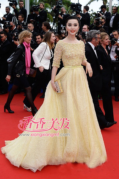 ����Ů�Ǻ�̺���� ��Ӱ�����涷��ƴ��ֵ