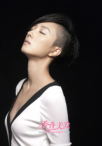 ��ʱ�����ҡ���������� ����Ů���ǵ�ʱ�м�Ԧ��