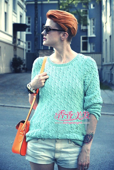 Ů���Ǳ�ͷ���� ��¶������Ů������