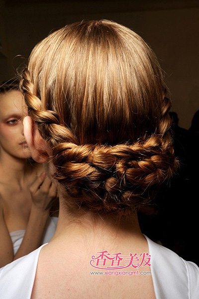 ��԰��Ů���ʺ��ٱ����� Ѹ�ټ�����Ů���ʵ�����