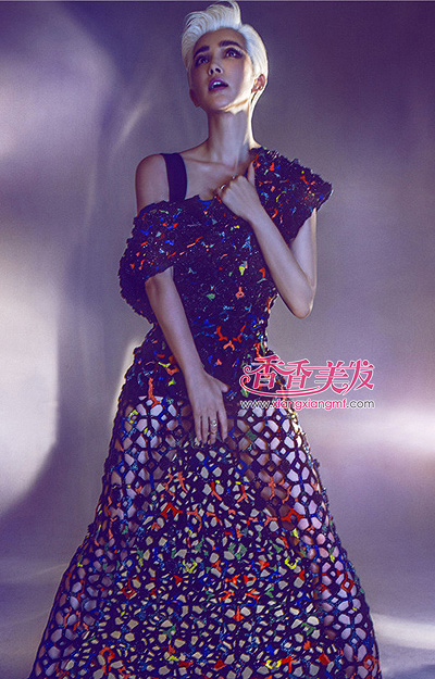 ���Ƿɻ�ͷʱ������ ����Ů�Ե����ɲ��