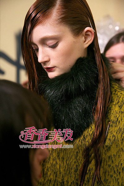 ����ʪ��Ů���� ʱ������ͻ�Գ���Ů������