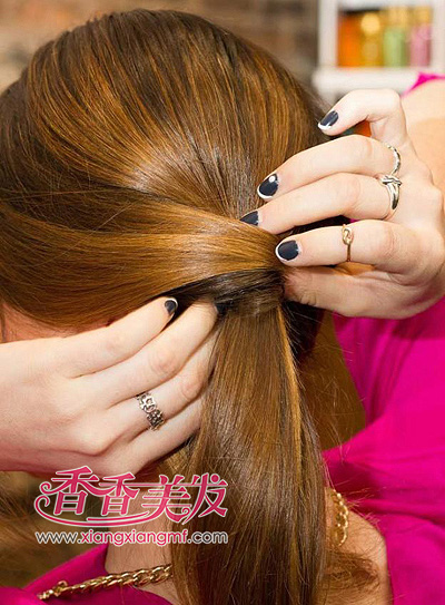 ʱ�в��ԳƱ�֯��β��DIV ������Լ������