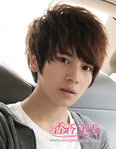 适合校园男生的短发发型 90后男生短发发型