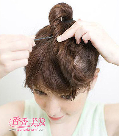 18��ķ���Ů���������򵥵İ���ͷͼ��