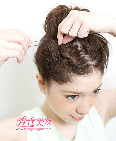 18��ķ���Ů���������򵥵İ���ͷͼ��