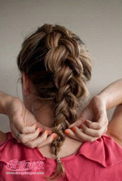 ��ô��4�ɱ෢ СŮ���г����෢