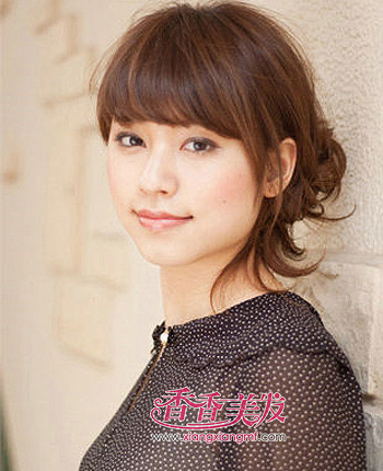 �ձ��򵥵���ͷ������ Ů����ͷ���ķ���