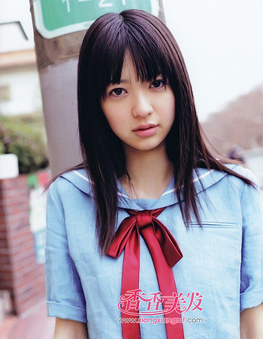 脸方的女生适合什么刘海 方脸适合哪种刘海