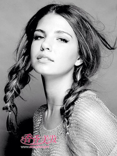 ����MM�ʺ���ʲô���� ����Ů���ʺ���ʲô����