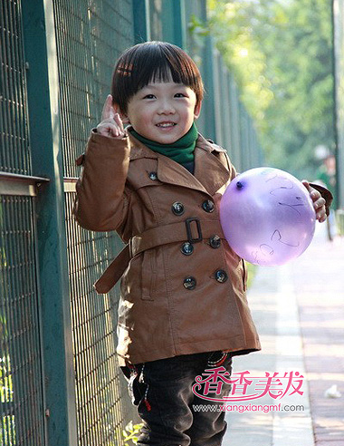 2015С�к�Ģ��ͷ���� С�к�˧������ͼƬ