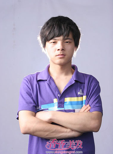 男士卷发短发如何打理 适合男士的卷发短发