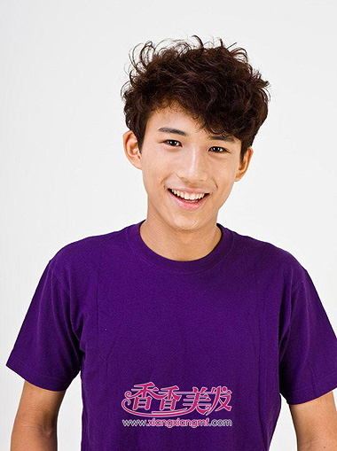 男士卷发短发如何打理 适合男士的卷发短发