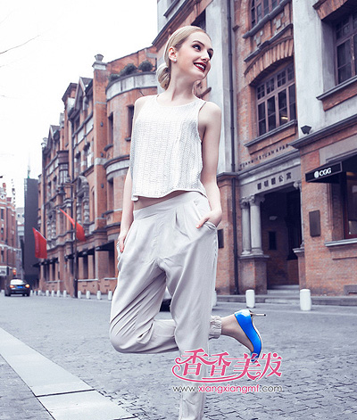 15��Բ��ѧ������  Բ��Ů��������ͷ