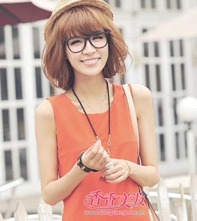 Ư���Ĵ��۾���Ůѧ������  �۾�Ů����