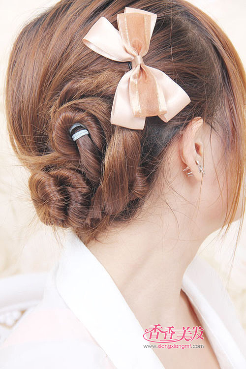 �����̳��������� ����Ů����ͷ����