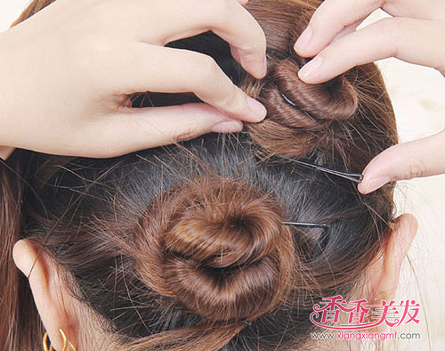 �����̳��������� ����Ů����ͷ����