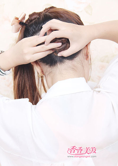 �����̳��������� ����Ů����ͷ����