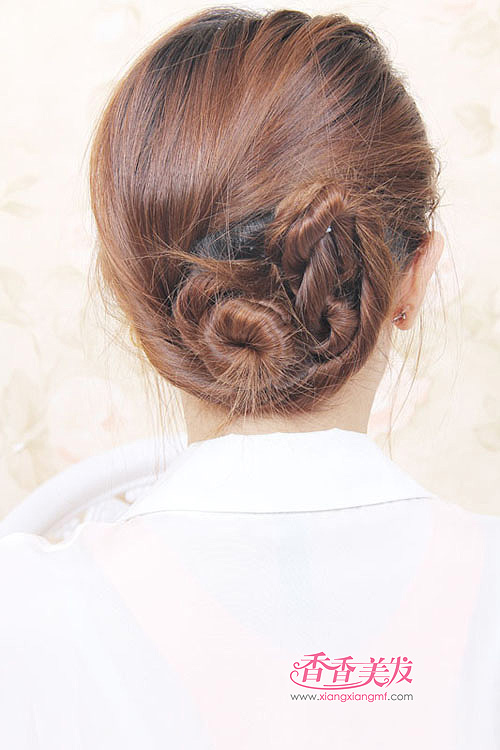 �����̳��������� ����Ů����ͷ����