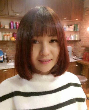 圆脸适合哪些短发发型 圆脸中短发发型设计