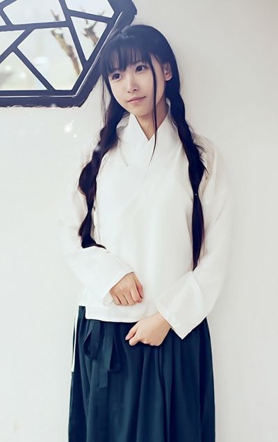 脸虽小但宽适合什么样的发型呢 宽圆脸适合剪什么发型