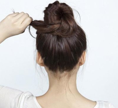 �г�����ô������ͷ������ͼ�ֽ� Ů����������ͷ����