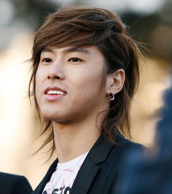 长头发男明星发型 适合男生的长头发发型