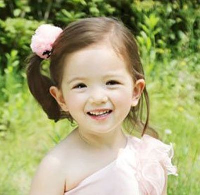 ��ͯĢ��ͷ�������ÿ� ��һ��ͯ��СŮ��Ģ��ͷ���������