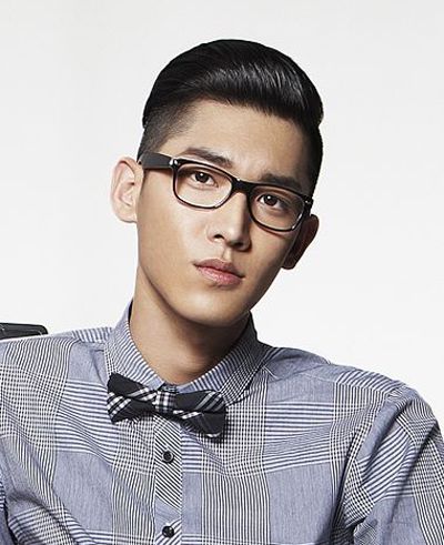 ��ʿ���߸����涼������ǰ�泤�ķ��� ��ʿ����ͷ�����м䳤ɶ����