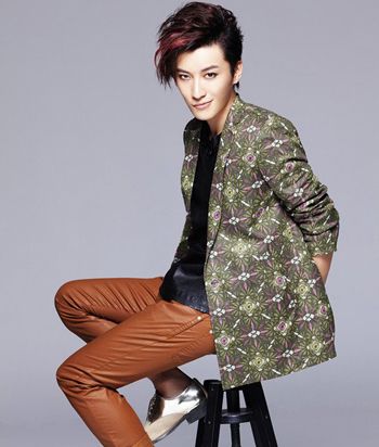 �����������̷�����ͼƬ һ�ߵ���������ʿ����