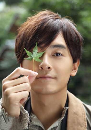 ���˵ķ�ͷ���ı����ǶԵ� ����ƫ��ͷ����